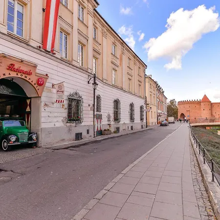 Two Bedroom In With Space For Remote Work By Renters