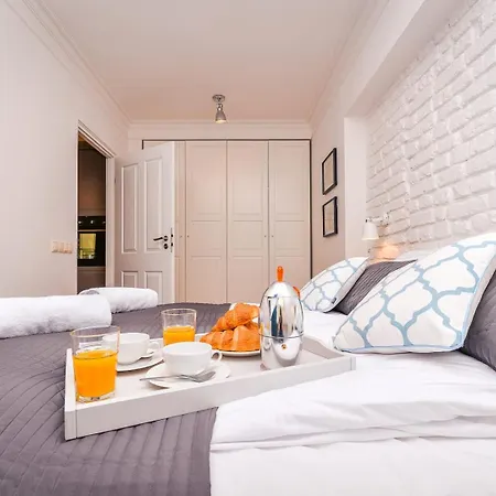 With Two Bedrooms In With Space For Remote Work By Renters Warszawa