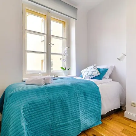 With Two Bedrooms In With Space For Remote Work By Renters * Warszawa